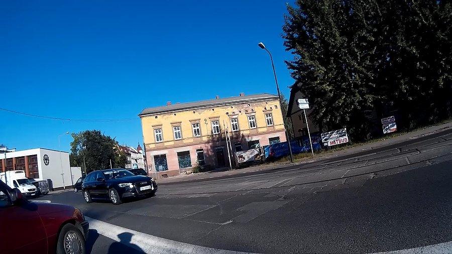 Tutaj też sporo samochodów