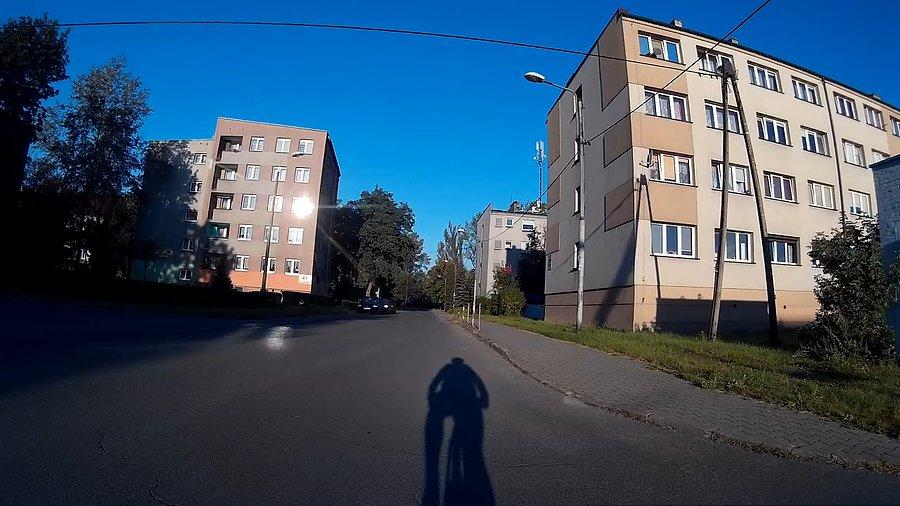 Poranny długi cień