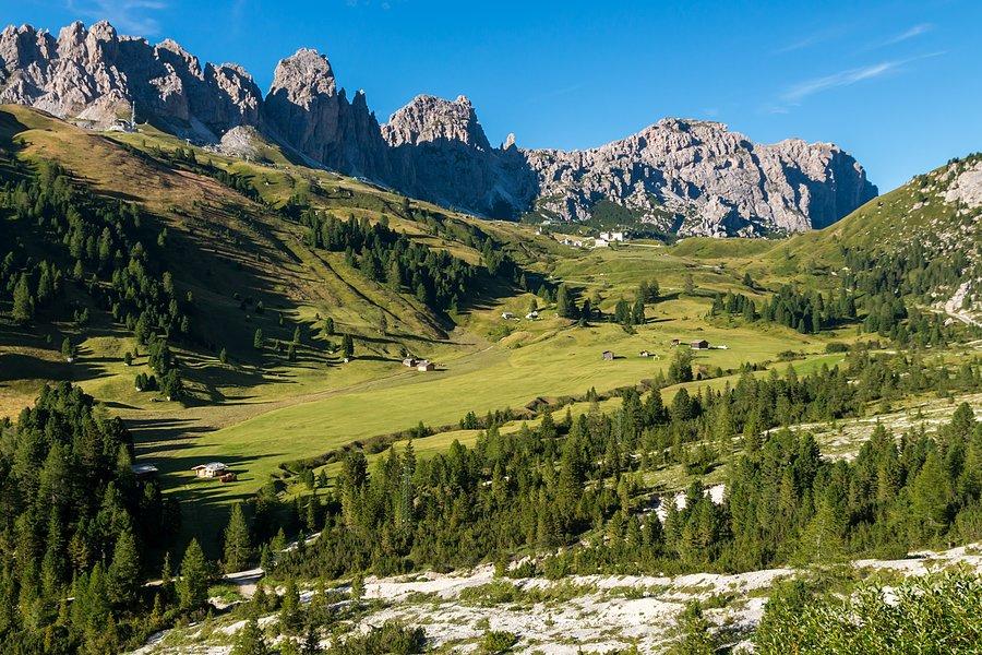 Passo Gardena widziana od dołu