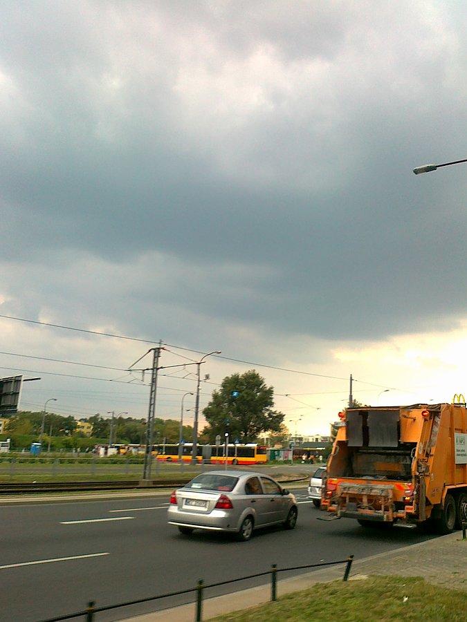 NA niebie pojawiły się ciemne chmury