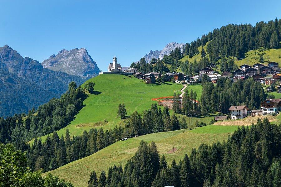Widok z Selva di Cadore- mega malowniczy kościółek!