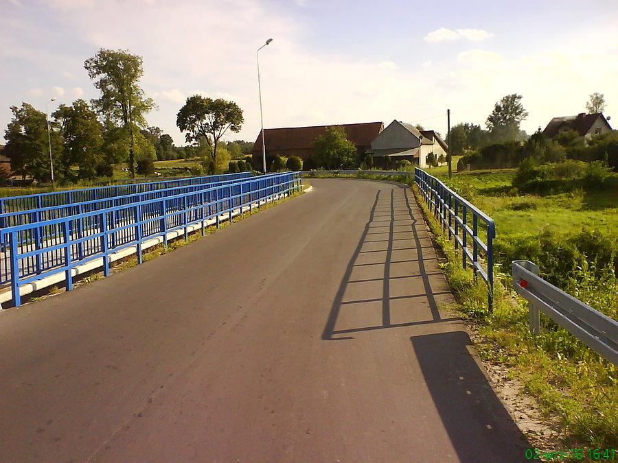 Brzeźnica - tu była kładka tak wąska, że autobusy się klinowały ;)