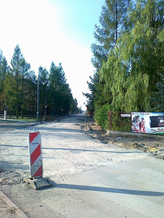 Tak wyglada remontowana droga od strony Borzęcina