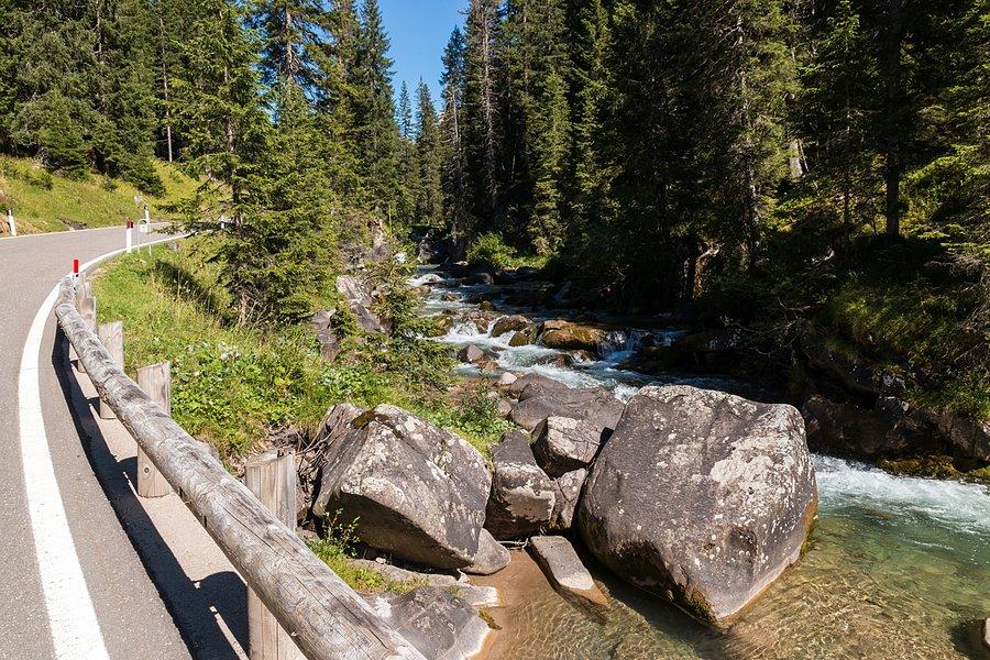 Początek podjazdu na Passo Valles