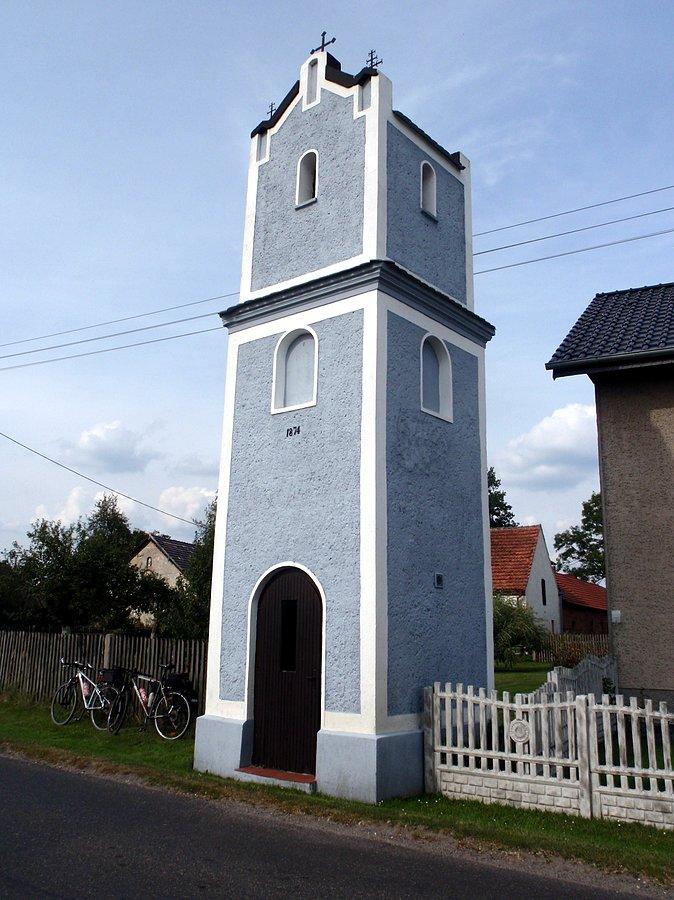 Kapliczka wieżowa w Radawie