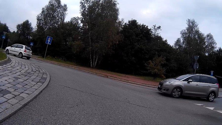 Na rondzie na Panewnickiej