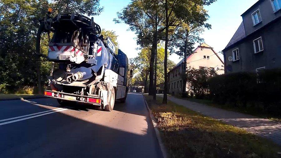 Coś dużego mnie wyprzedziło