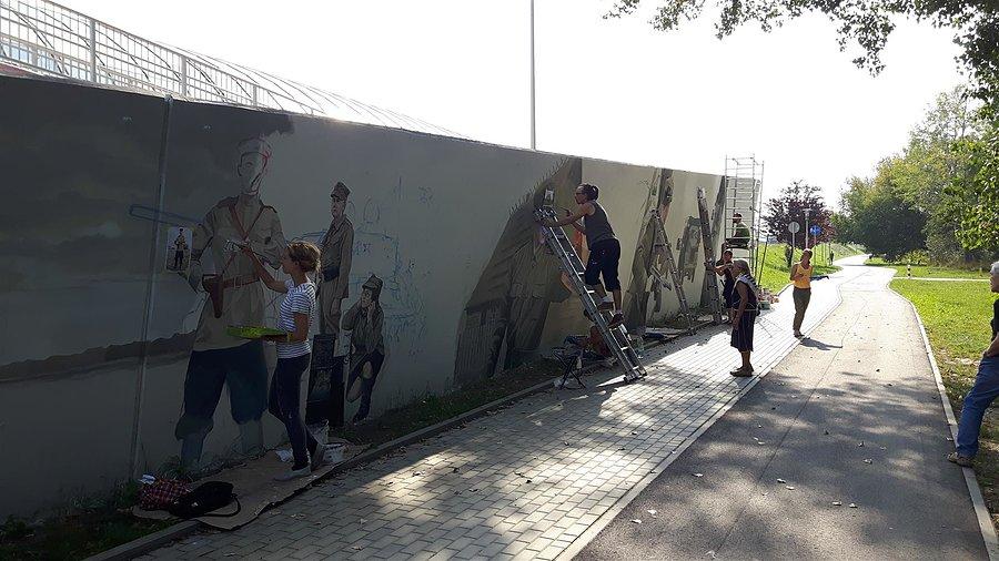 Wszystkie ręce do pędzli - mural powstańczy