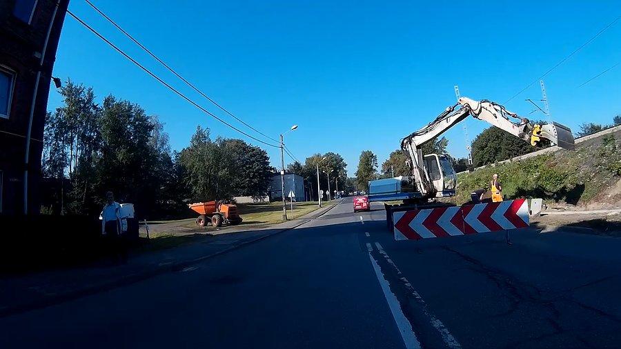 Koparka w tym miejscu trochę zaskoczyła