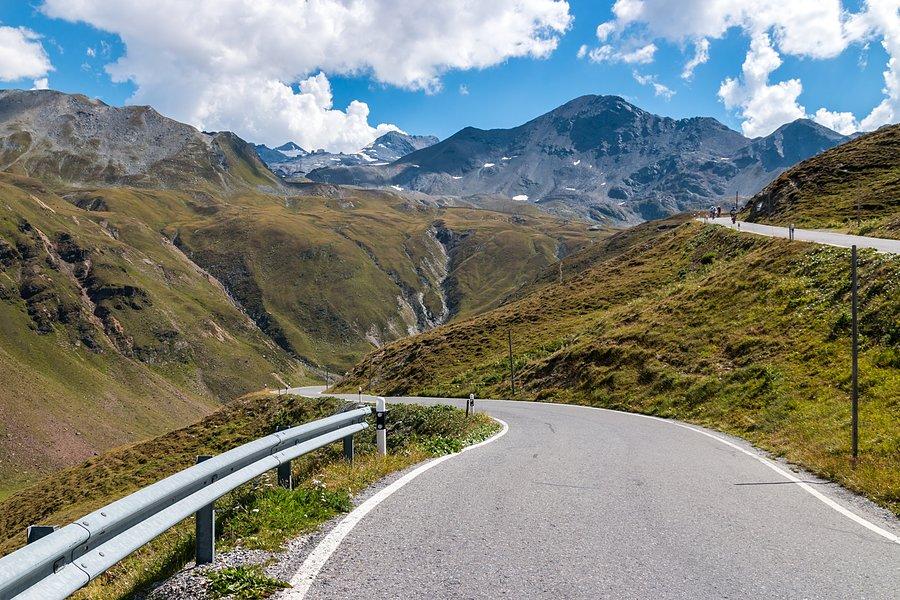Tam gdzieś w górze widać Stelvio