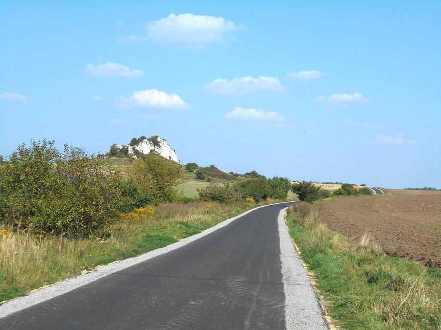 Skałki przy drodze