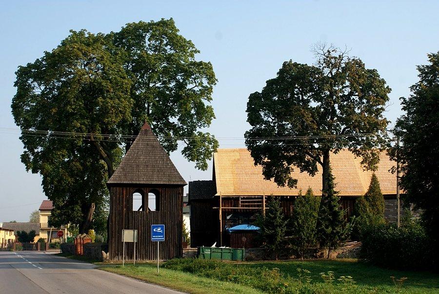Kościółek drewniany w remoncie