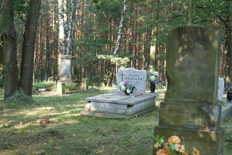 Pochowani są tu członkowie rodziny Klienger