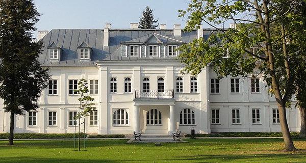Zespół Zamku Radziwiłłów w Białej Podlaskiej - Biblioteka Miejska w północno-wschodniej oficynie