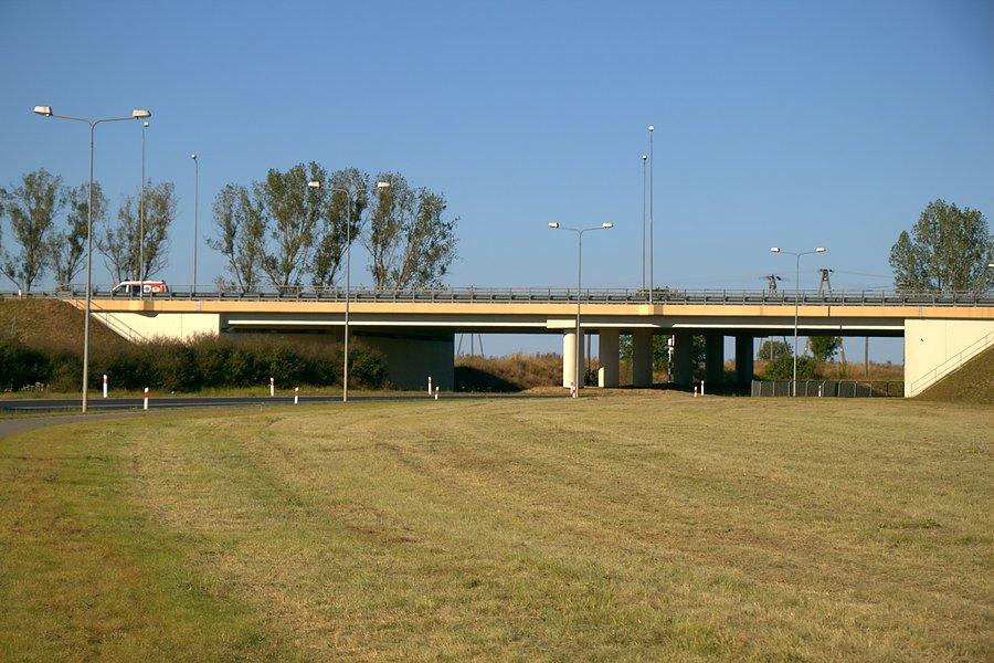 Do przejazdu pod S10