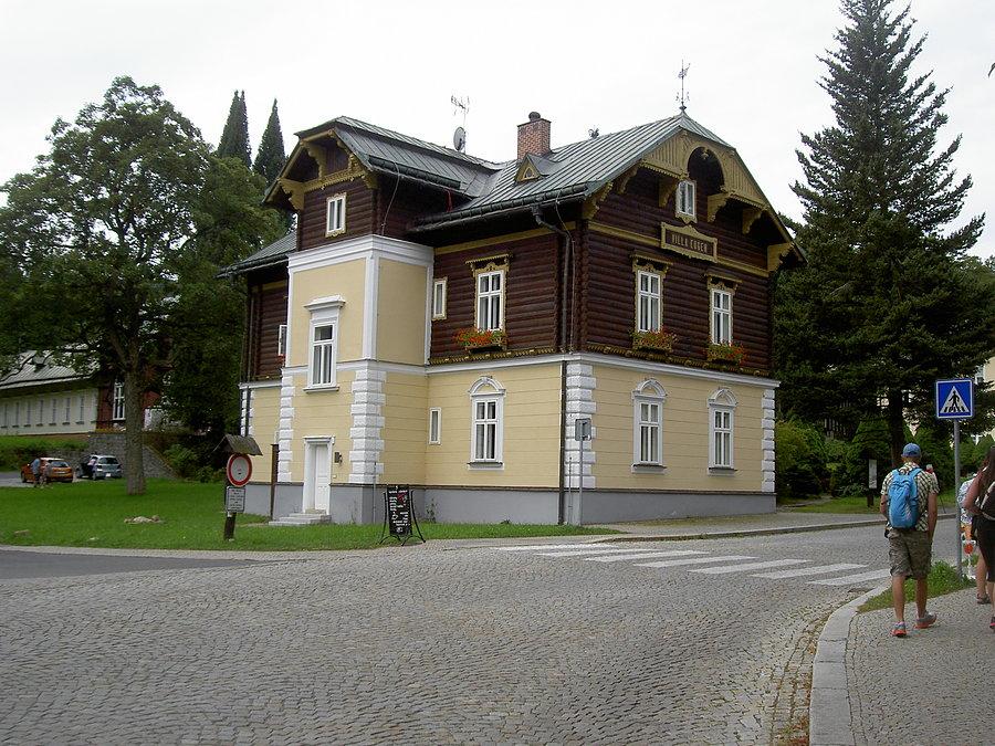 Budynki w Karlovej Studance