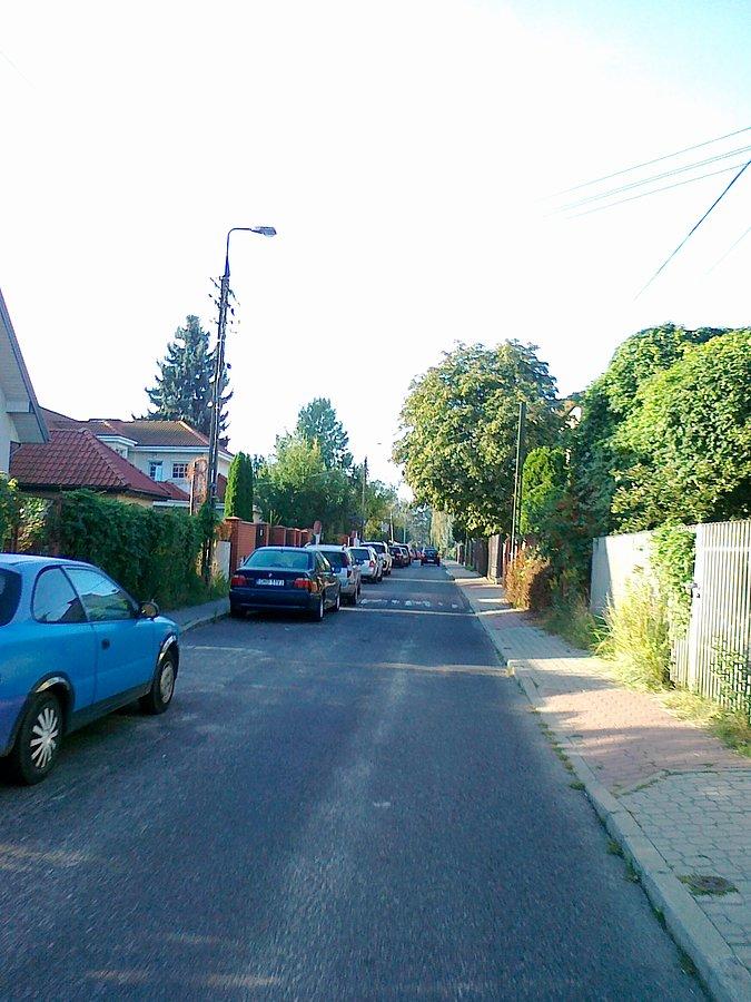 Stare Jelonki, ulica Strąkowa