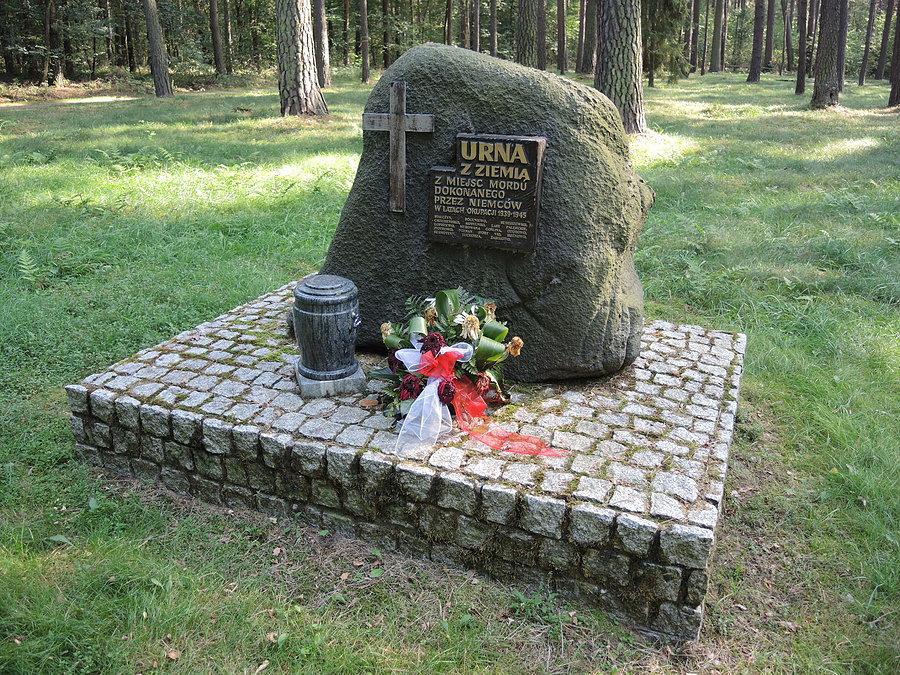 Rożnowo - miejsce mordu 12 tys. obywateli polskich