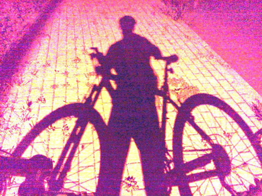 Cień rowerzysty