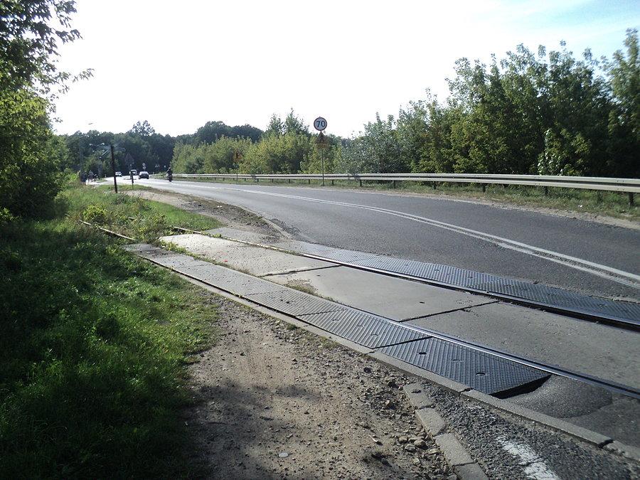 Księgowy coś w zimę chyba pisał o tych torach, dziś mimo ładnej pogody nadal są niebezpieczne. Widziałam babeczkę co zaliczyła glebę