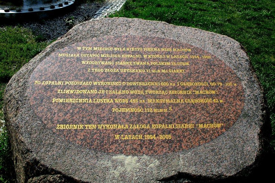 Wioska, kopalnia, jezioro