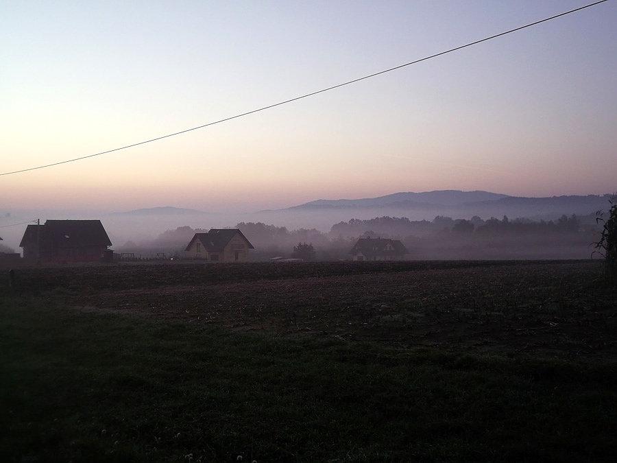 Mgły o poranku