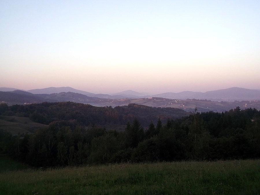 Widoczek na Beskid Wyspowy. Być może jest tu też Modyń