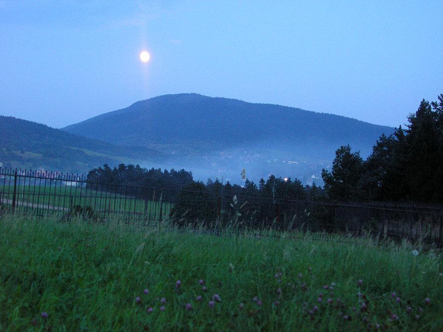 Księżyc nad Ćwilinem