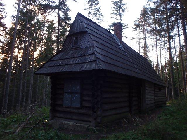 Samotna chatka na szlaku