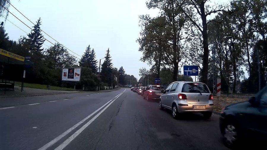 Zamknięty przejazd na Wirku i... kolejka