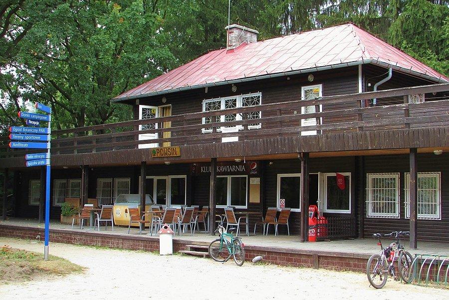 Powsin - kawiarenka w pawilonie Polskiego Country Clubu