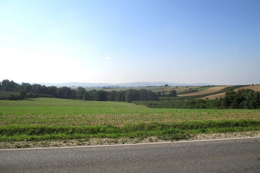 Góry Świętokrzyskie majaczące na horyzoncie