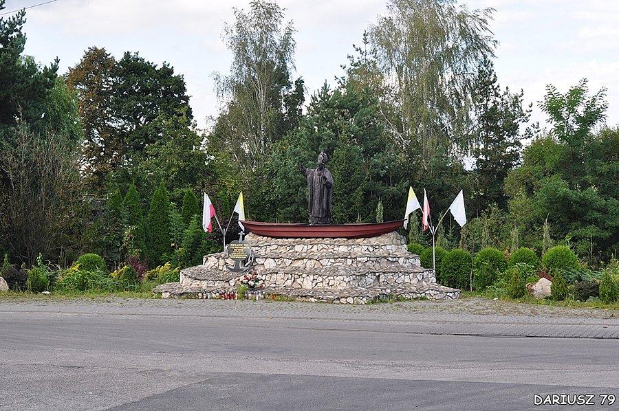 Chruszczobród - Pomnik Papieża