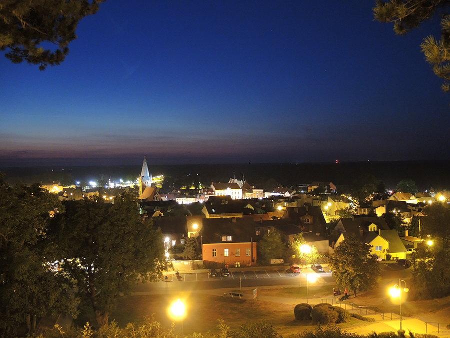 Widok na Czarnków z punktu widokowego na Górze Krzyżowej