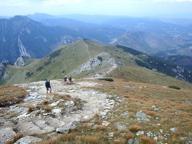 Chuda Turnia i Chuda Przełączka od strony podejścia na Ciemniak