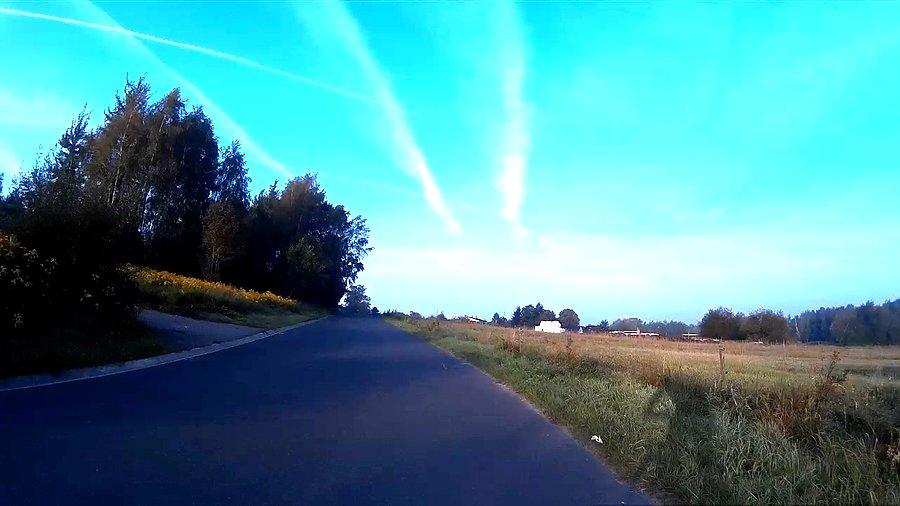 Czy leciał tędy samolot?