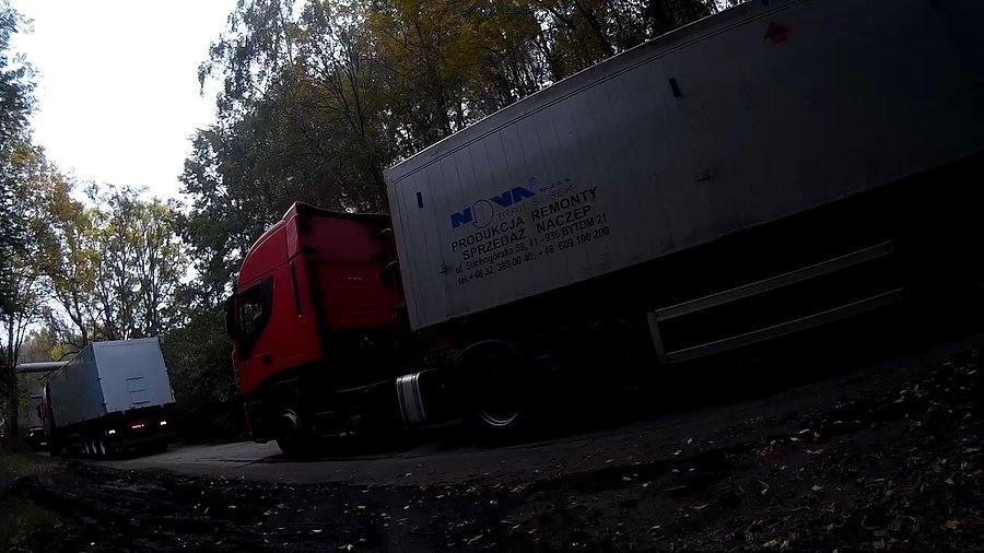 A tych skąd przywiało?