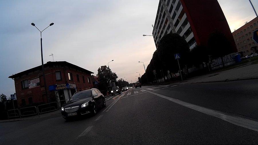 Zaciska lekko na Halembie