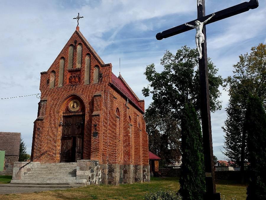 BARZKOWICE (niem.Barskewitz) Kościół parafialny p.w. św. Apostołów Piotra i Pawła z XIX w