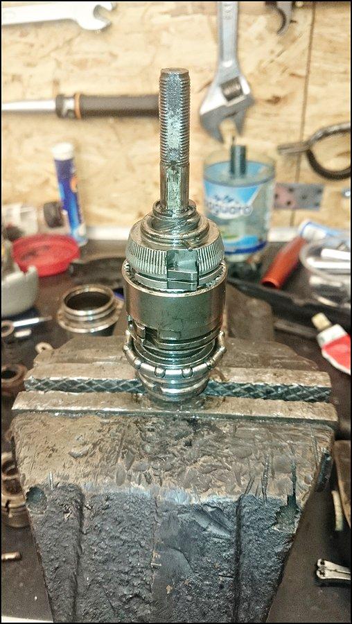 Wkład piasty Sachs Torpedo 3 w trakcie składania