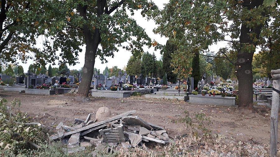 Otwarta strefa cmentarna we Włochach