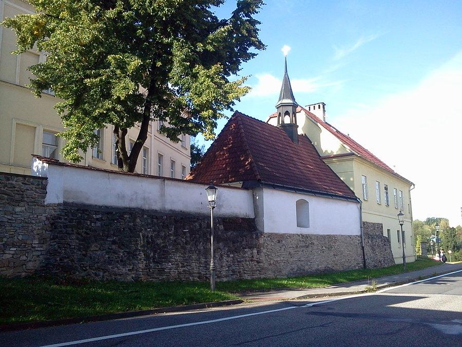 Kościółek przy murach miejskich