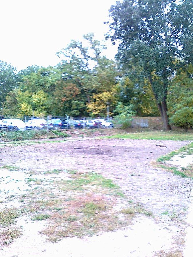 Tydzień temu w tym miejscu była jeszcze kawiarnia w namiocie