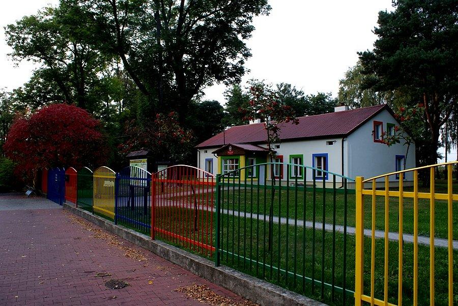 Urzekło mnie to przedszkole w Wąwale, jest takie urocze