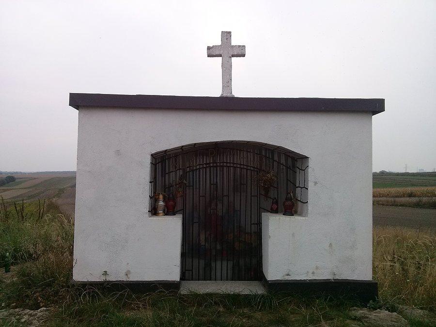 Kapliczka w szczerym polu