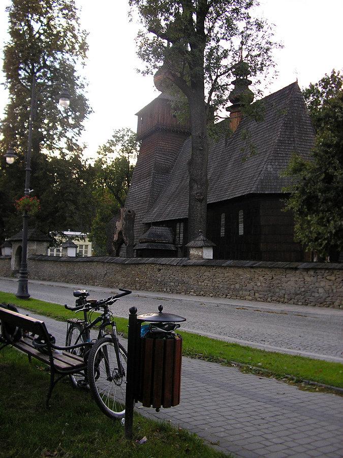 Odpoczynek pod kościołem