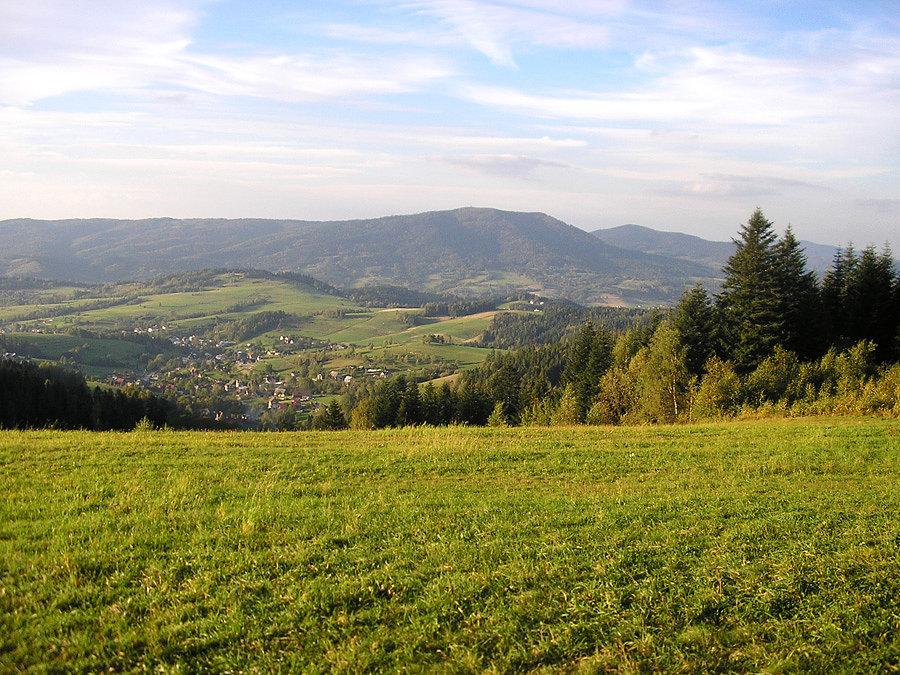 Luboń Wielki raz jeszcze. Tutaj to jego prawe zbocze wygląda jeszcze stromiej ;)
