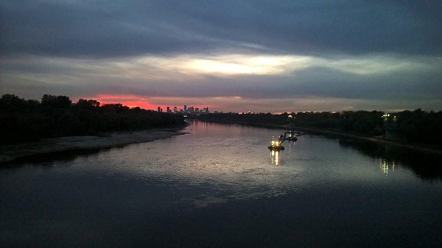 ... Warszawa nocą z mostu Siekierkowskiego