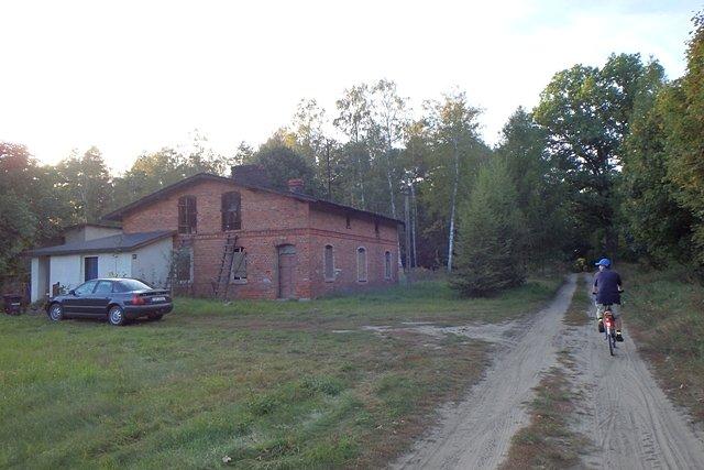 Szukajcie a znajdziecie ... Zabudowania niedaleko Bolumina
