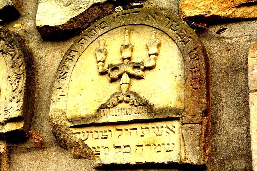 Stela nagrobna
